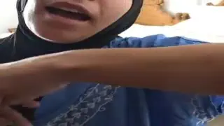 شرموطة مغربية محجبة تتناك من سائح اجنبي